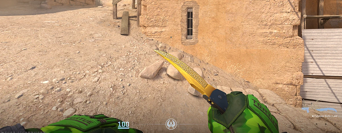 Specialist Gloves Lime Polycam with Falchion Knife | Lore in CS2